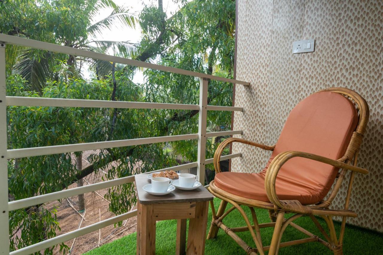 Hotel Amadi Front Mandrem