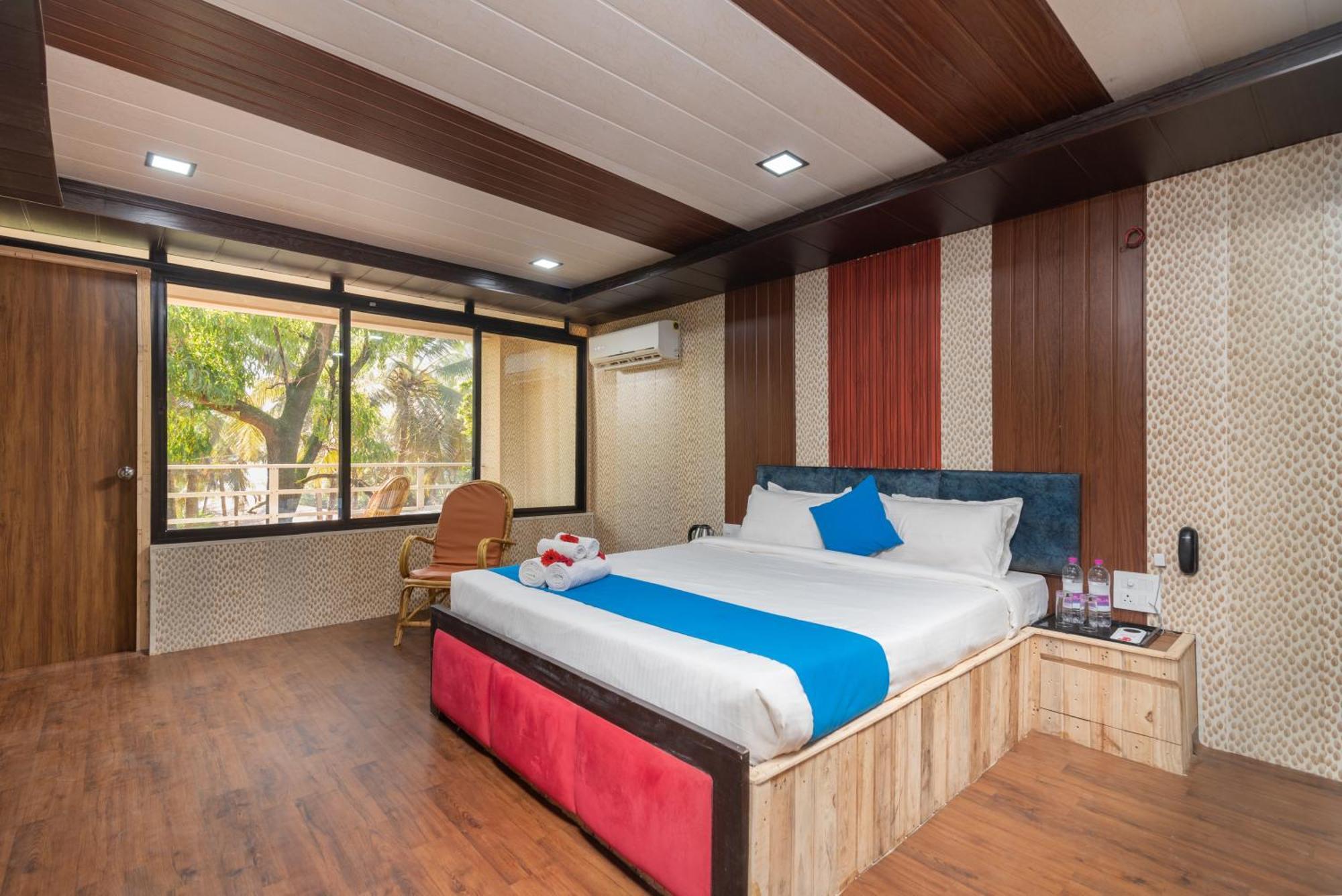 Amadi Front Hotel 4*